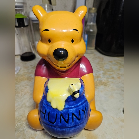 Winnie The Pooh Piggy Bank - Picture 1 of 5